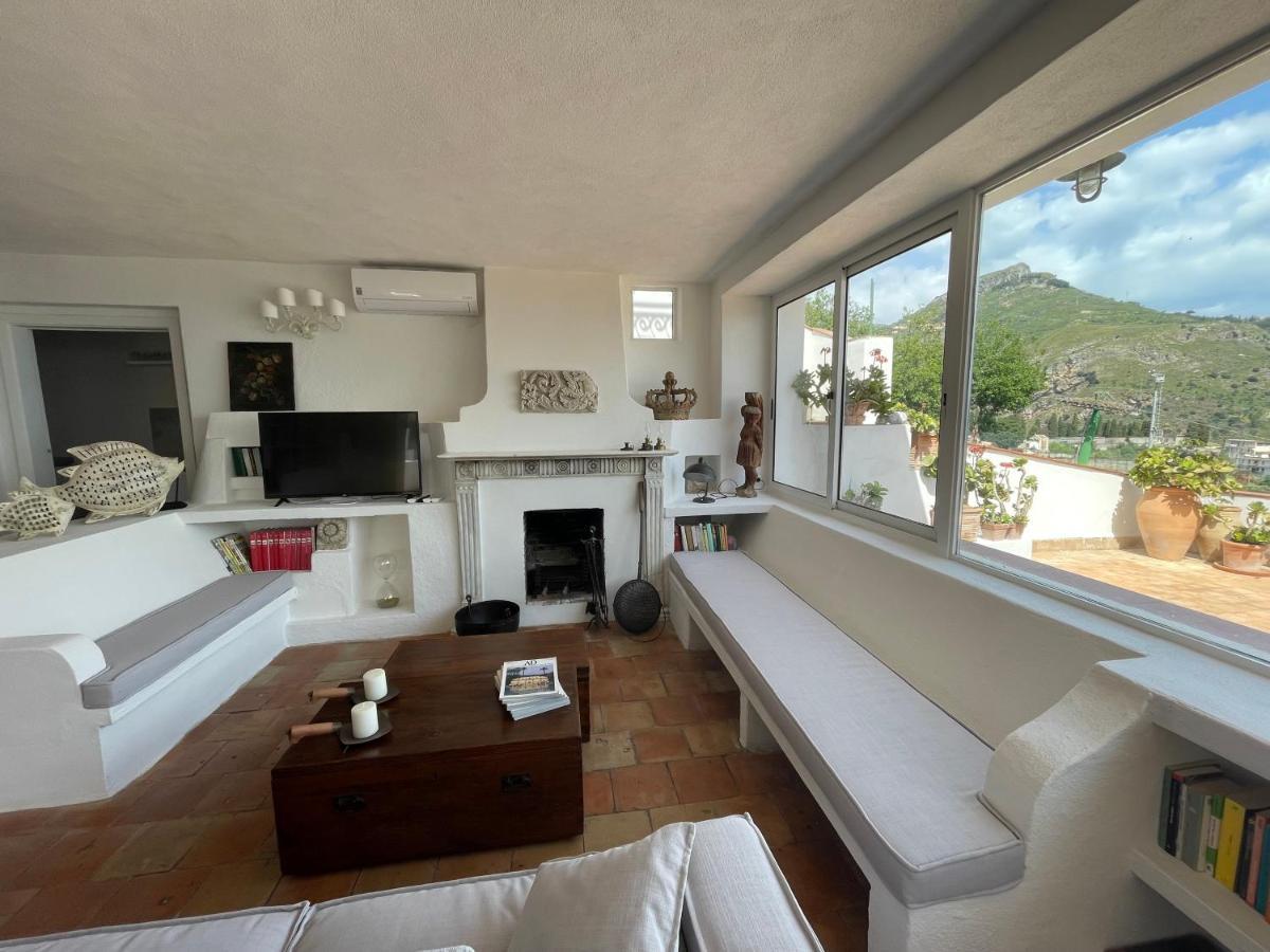 Holiday home La Casa Nella Roccia